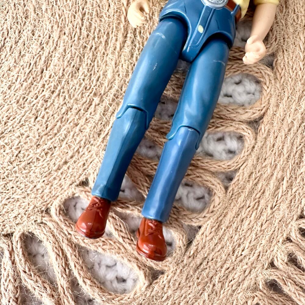 Fisher Price Vintage Western Stable Dollhouse Brunette Dad Jeans Yellow Shirt - Picture 3 of 5